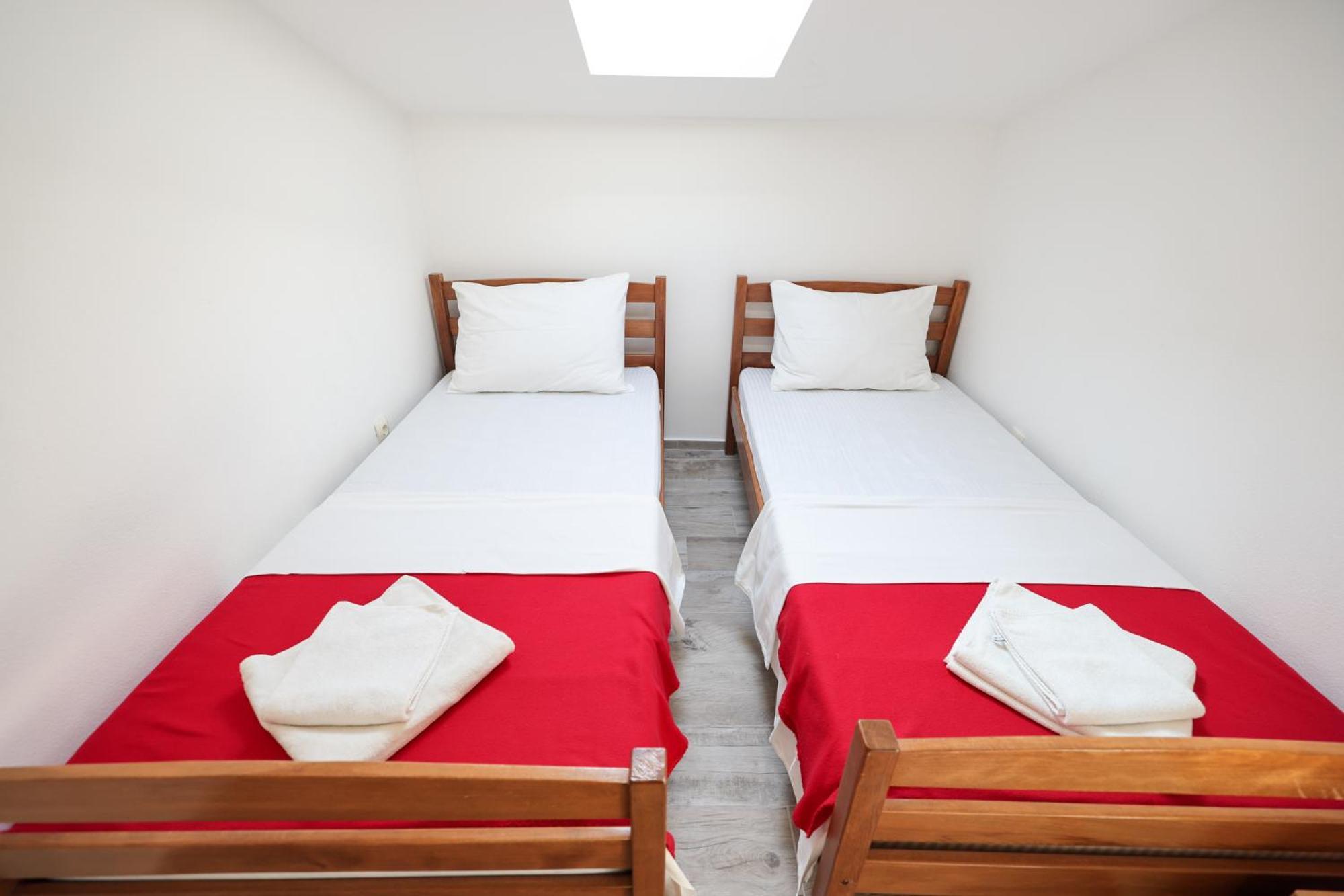 Rooms Malic Petrcane Bilik gambar