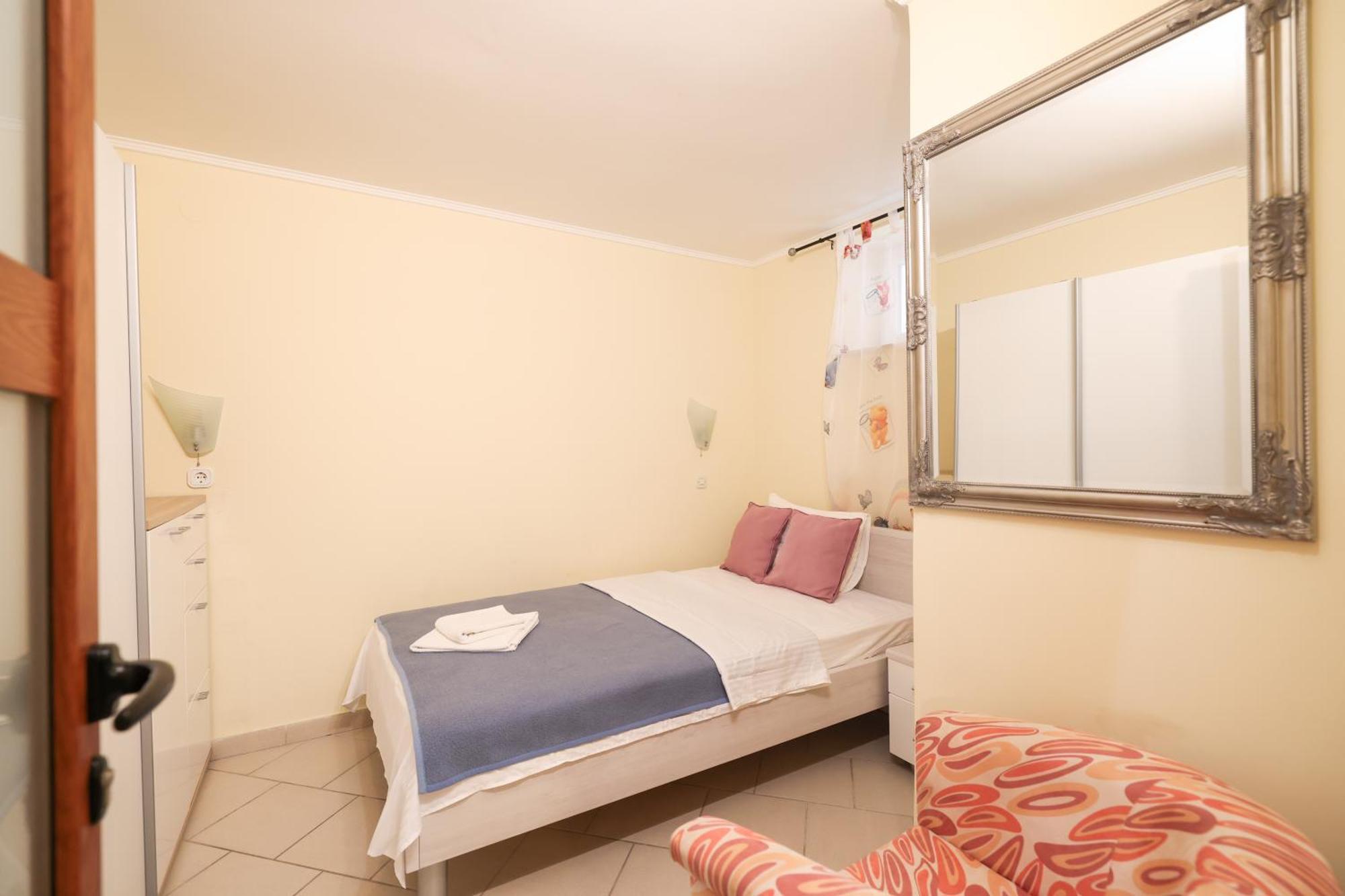 Rooms Malic Petrcane Bilik gambar