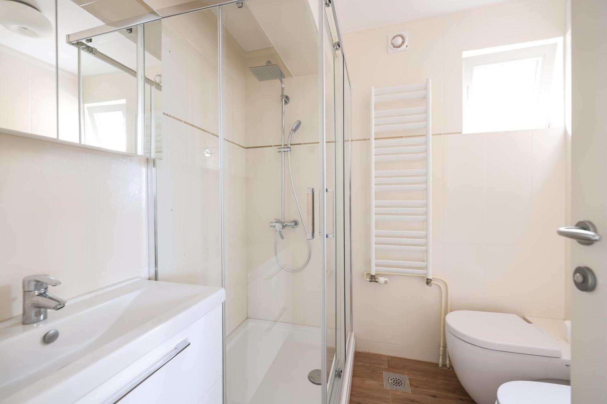Rooms Malic Petrcane Bilik gambar