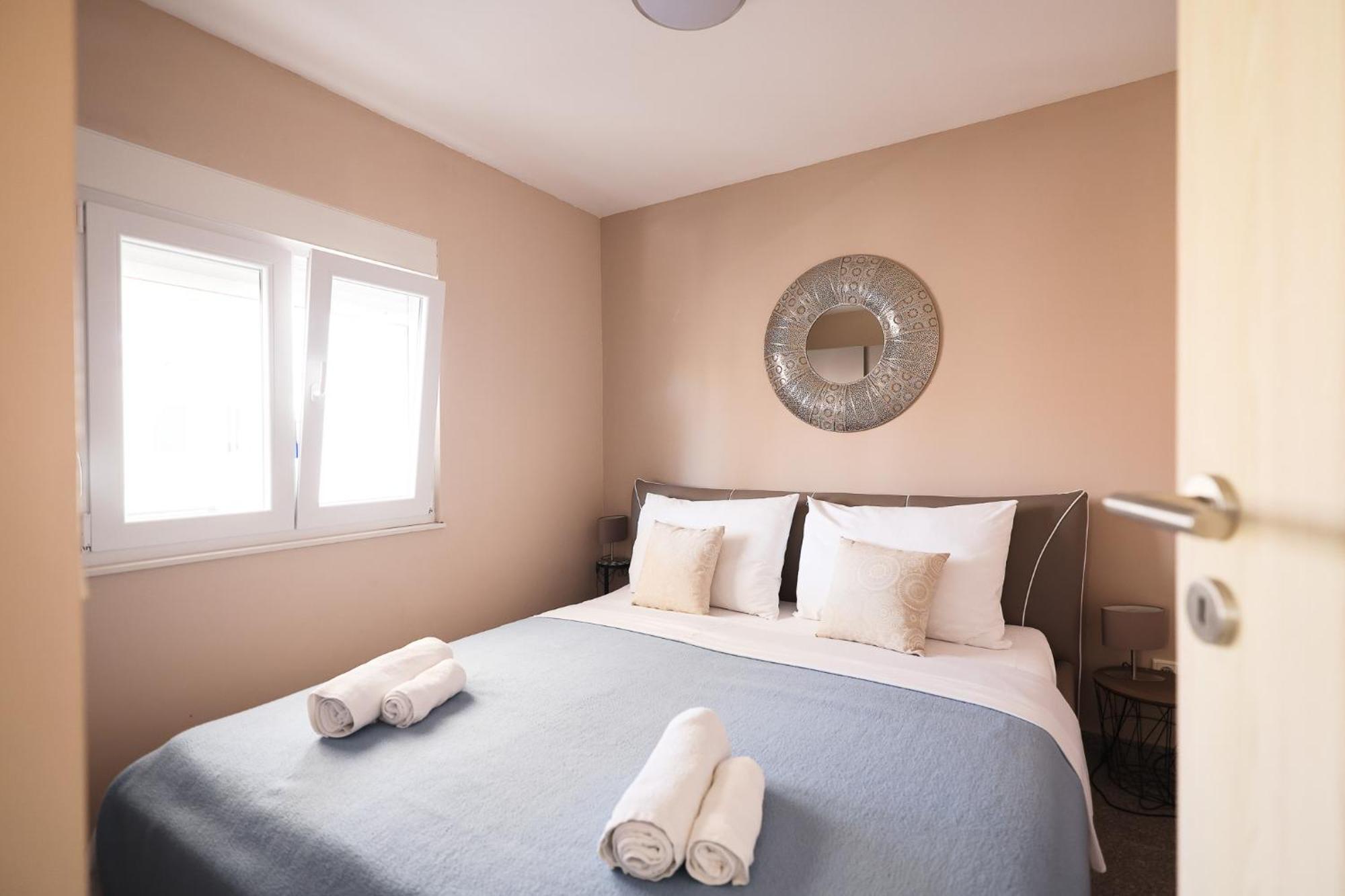 Rooms Malic Petrcane Bilik gambar