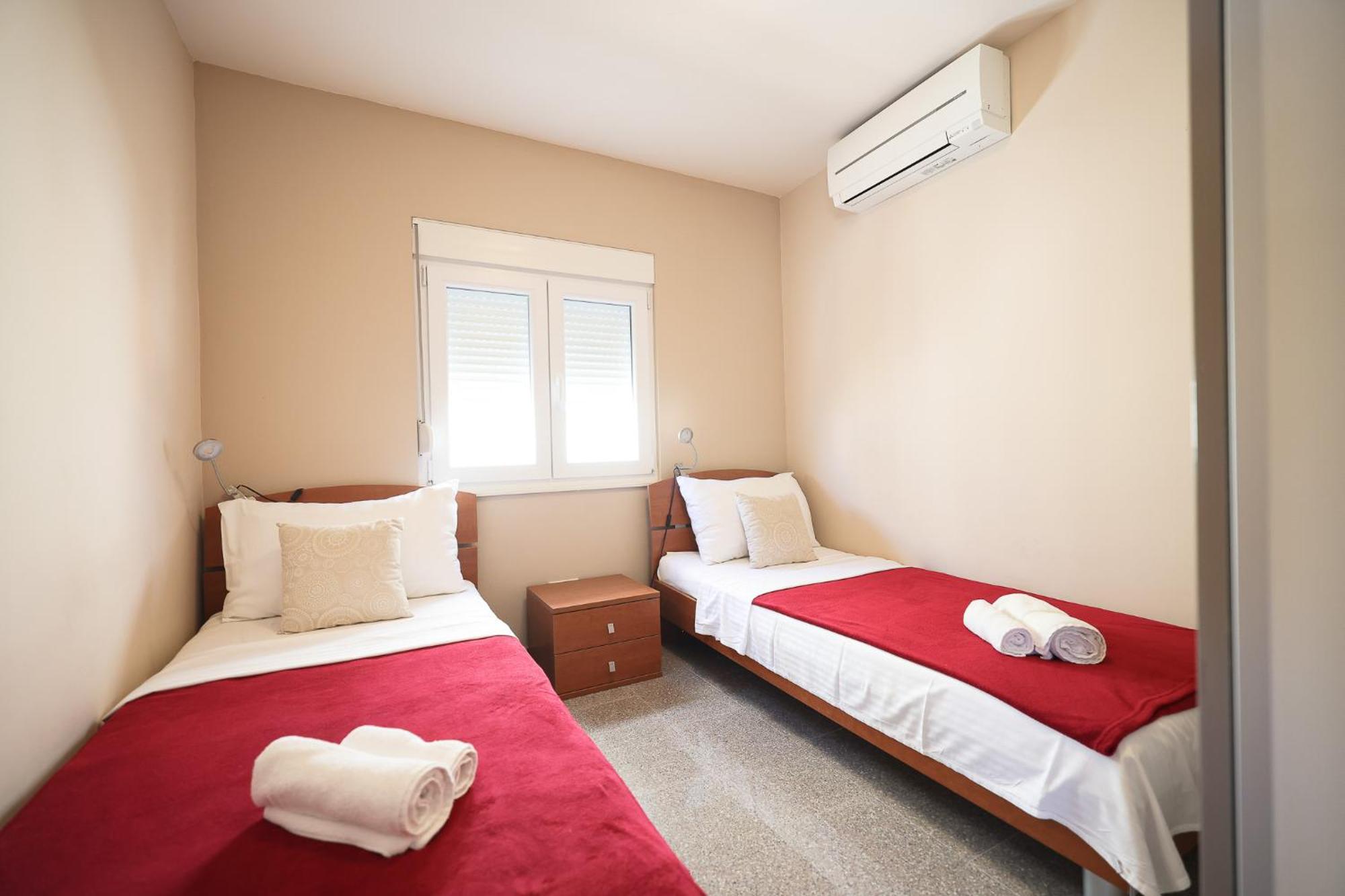Rooms Malic Petrcane Bilik gambar