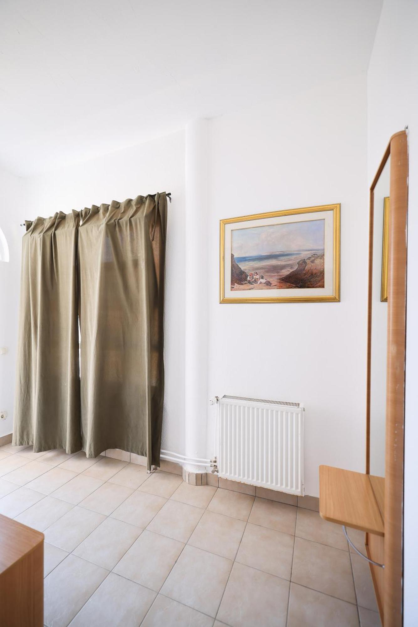 Rooms Malic Petrcane Bilik gambar
